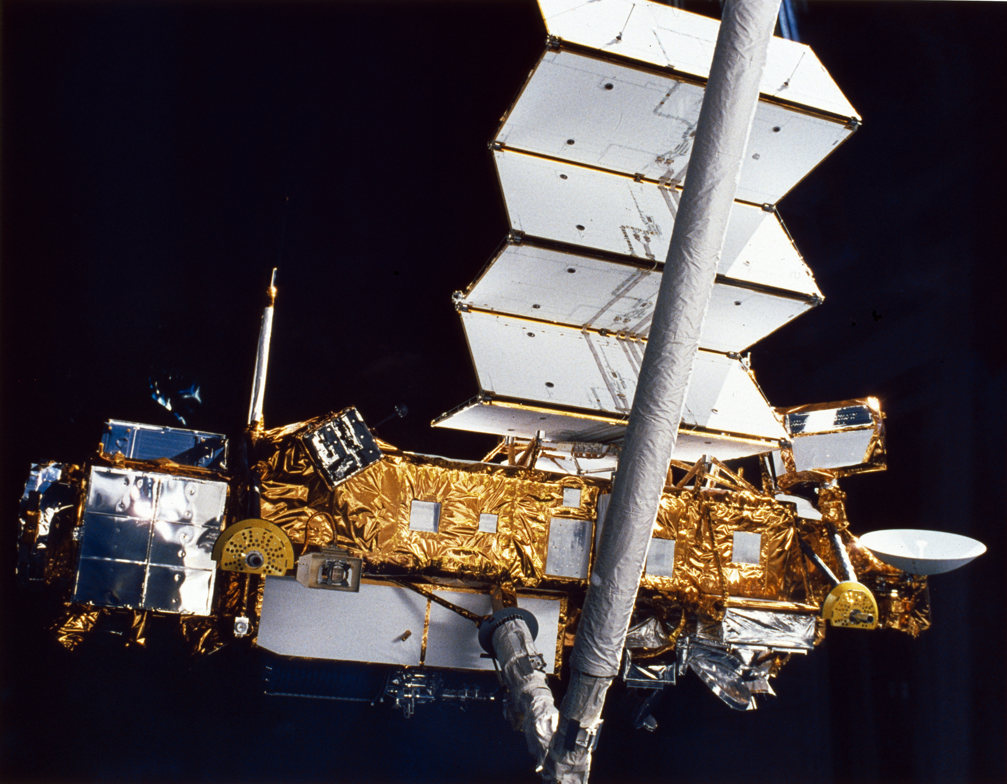 Dead NASA Satellite Falling From Space, But When & Where?